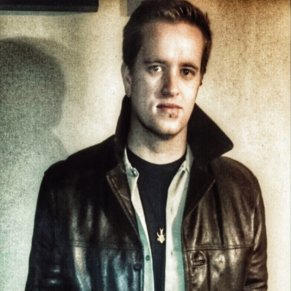 Meet your Posher, Man cave  movie prop